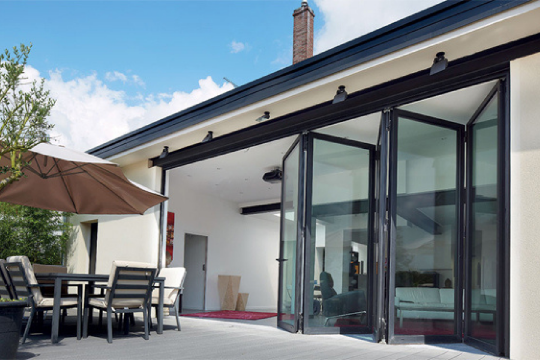 cửa mở trượt nhôm